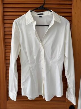 THEORY Classic White Button-Up Shirt